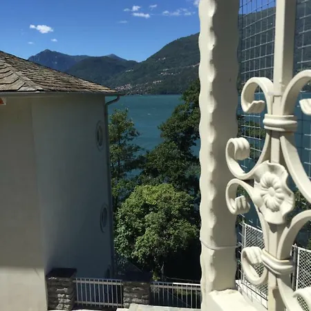 فندق مبيت وإفطار Maison Blanche ديرفيو